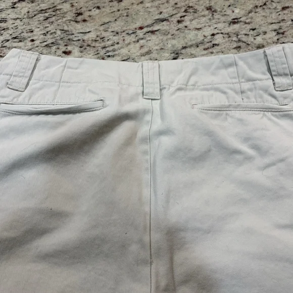 Gap clean cut capris - Picture 3 of 3